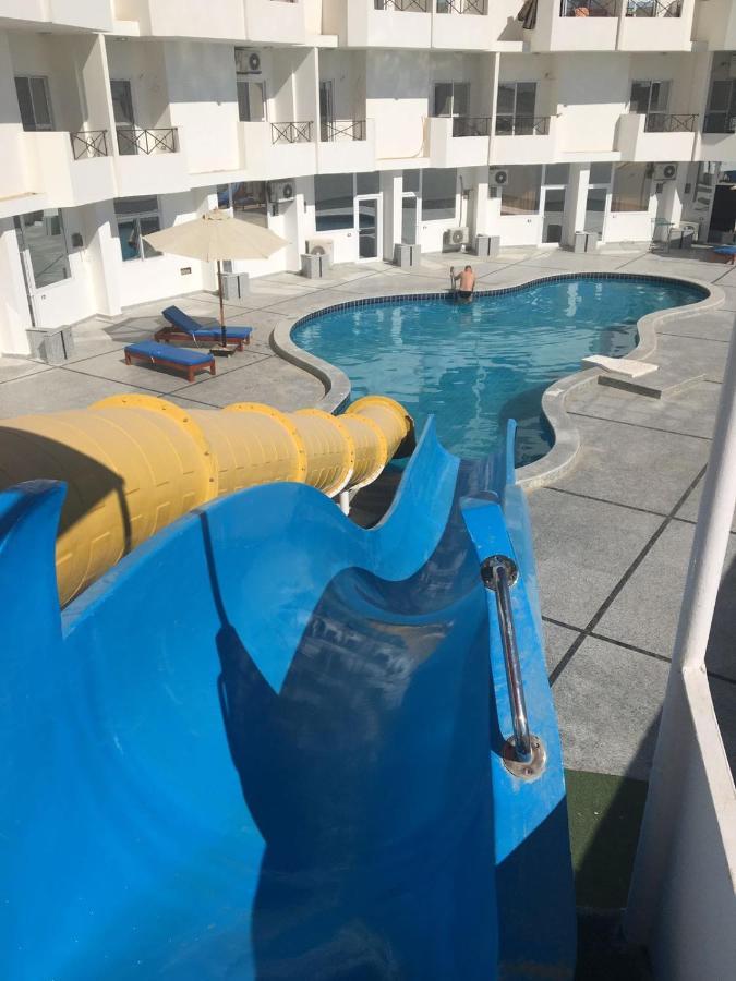 Apartment Bella Vita Near The Sea Redsealine Gurdaka Kültér fotó