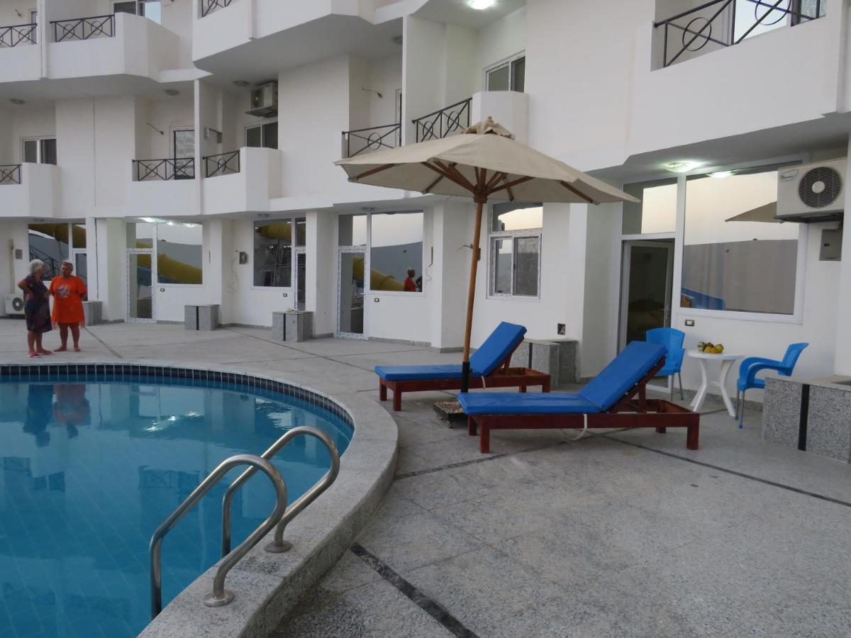 Apartment Bella Vita Near The Sea Redsealine Gurdaka Kültér fotó